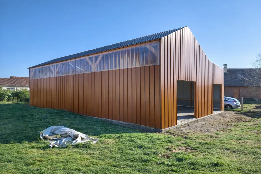 Pose de bac acier pour toiture de carport ou hangar dans le Cher